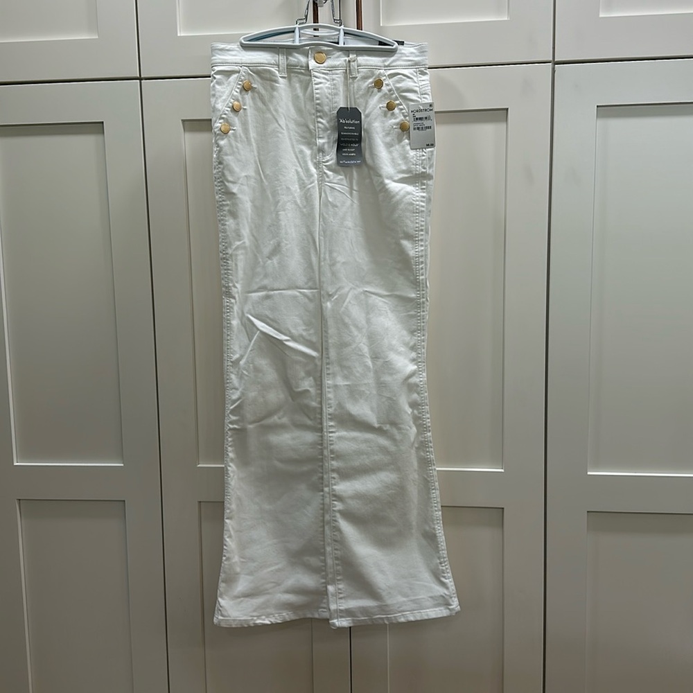 NWT Women’s White Jeans